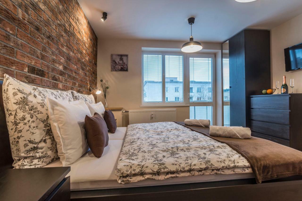 Amos - Private Parking Included Apartment *