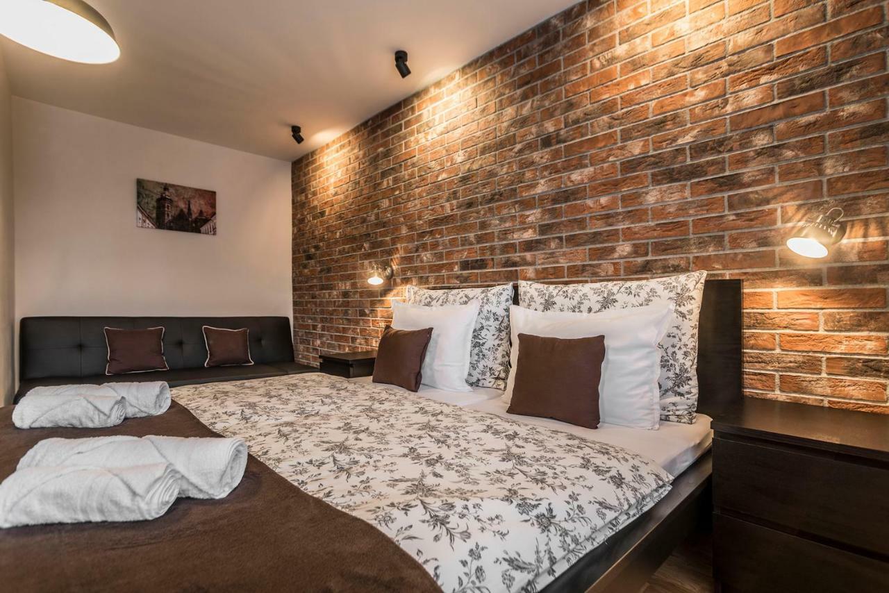 Amos - Private Parking Included Apartment *
